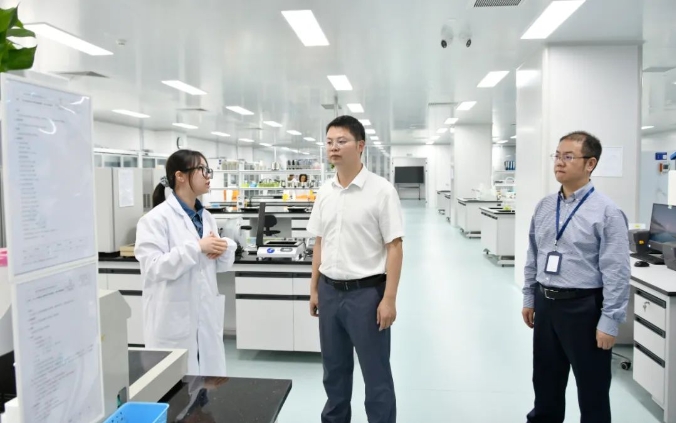 向“新”而行 區主要領導考察生物技術開發企業，擘畫產業發展新藍圖